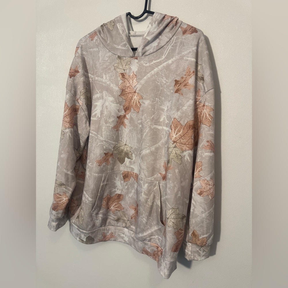 Camo print sweatshirt 🏕️
